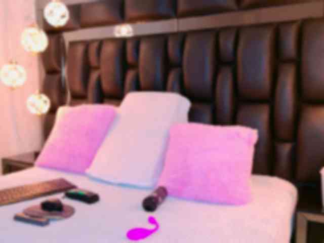 SarahGrey webcam