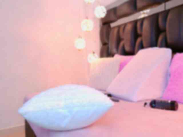 SarahGrey webcam