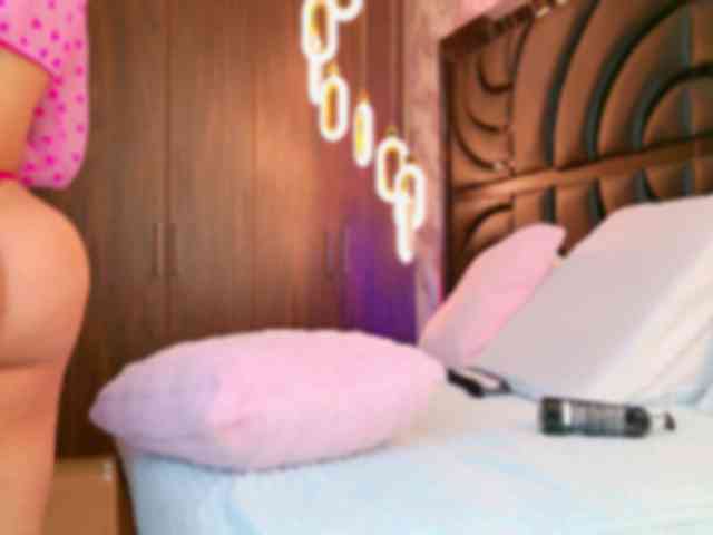 SarahGrey webcam