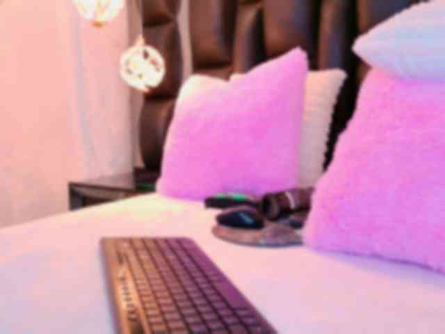 SarahGrey webcam