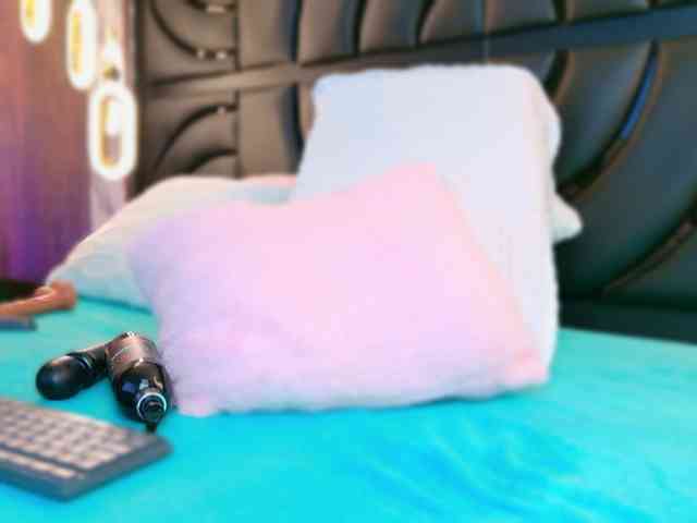 SarahGrey webcam