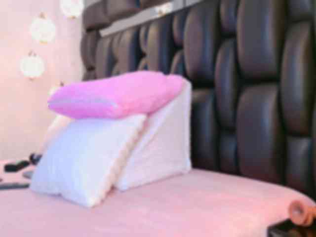 SarahGrey webcam