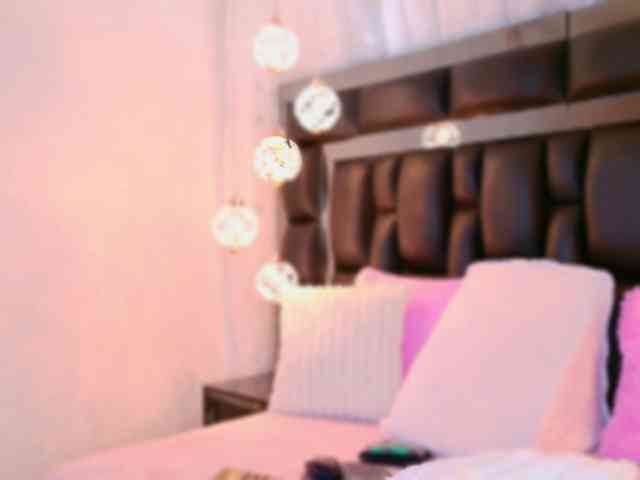 SarahGrey webcam