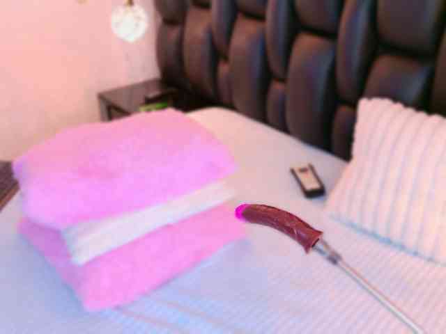SarahGrey Live Webcam on BongaCams