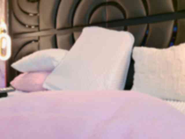 SarahGrey webcam