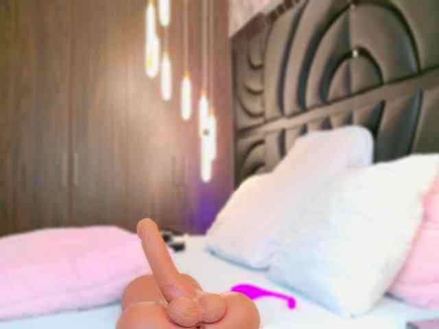 SarahGrey webcam
