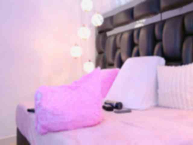 SarahGrey webcam