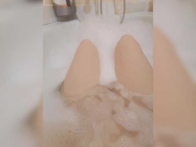 kroshka-meow's BongaCams show and profile