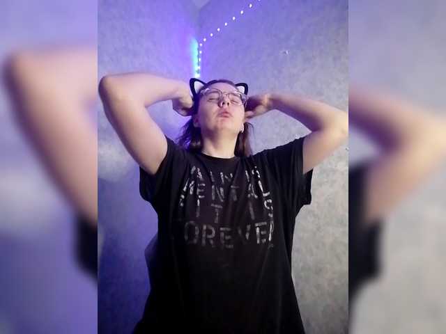 kroshka-meow's BongaCams show and profile