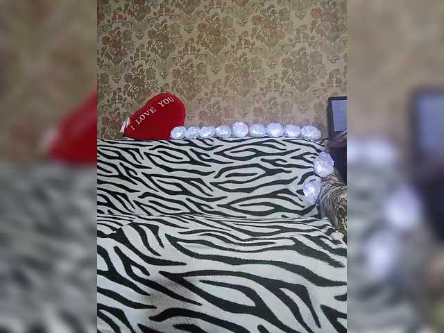 CarrieQueen's BongaCams show and profile