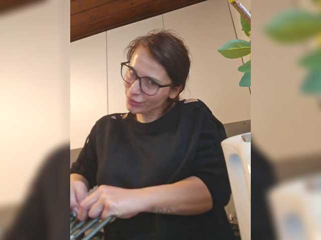 SophieMary's BongaCams show and profile