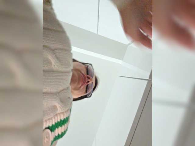 SophieMary's BongaCams show and profile