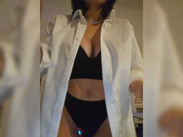 SophieMary's BongaCams show and profile