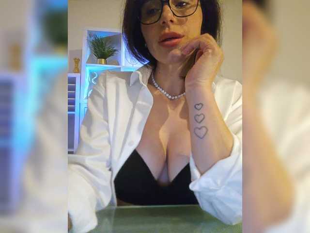 SophieMary's BongaCams show and profile