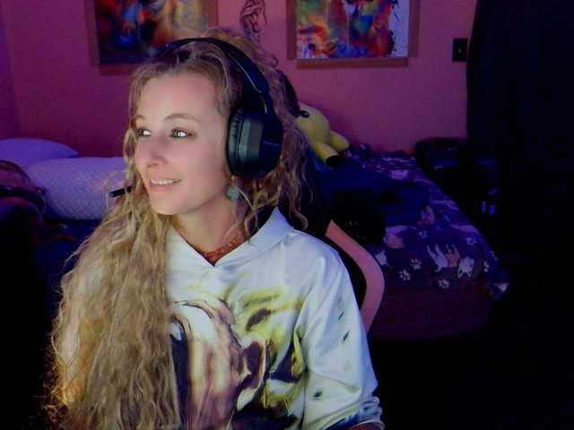 AsiaGoesPro's BongaCams show and profile