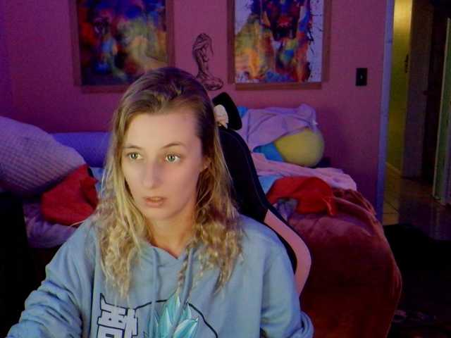 AsiaGoesPro's BongaCams show and profile