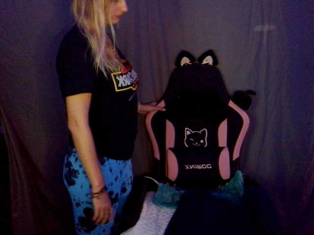 AsiaGoesPro's BongaCams show and profile