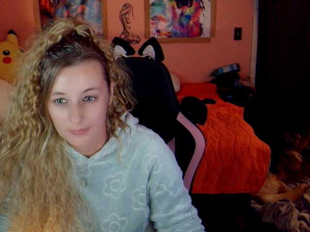 AsiaGoesPro's BongaCams show and profile