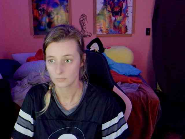 YourSecretGirlFriend963 webcam