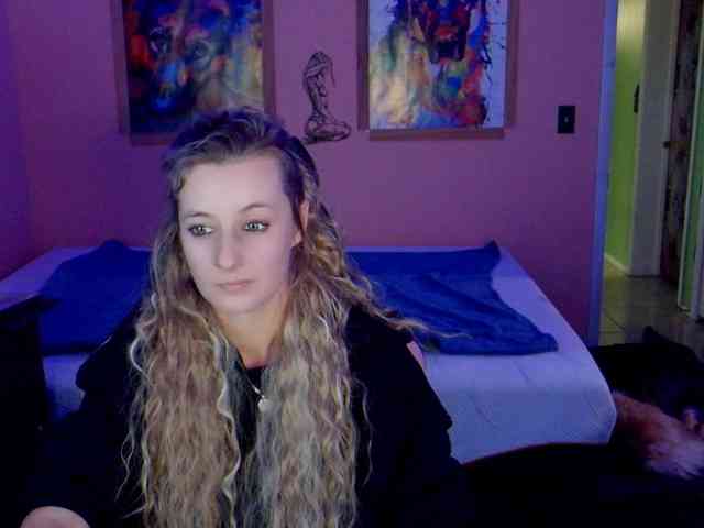 YourSecretGirlFriend963 webcam