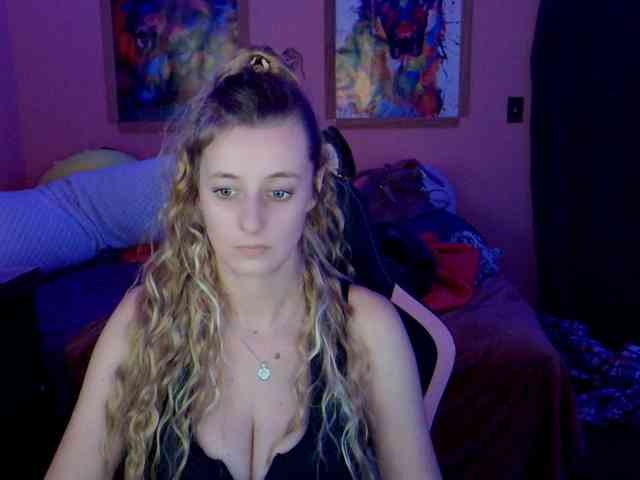 YourSecretGirlFriend963 webcam