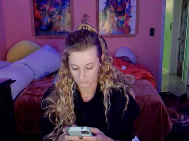 YourSecretGirlFriend963 webcam