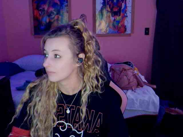 YourSecretGirlFriend963 webcam