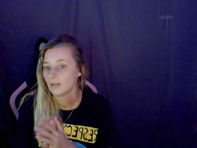 YourSecretGirlFriend963 webcam