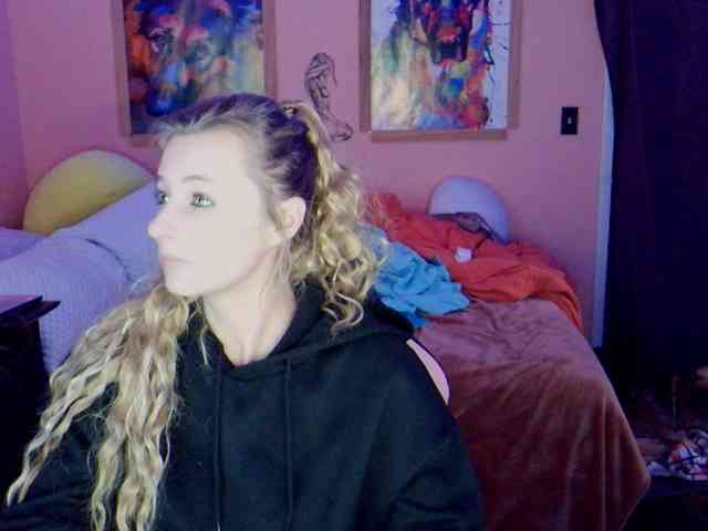 YourSecretGirlFriend963 webcam