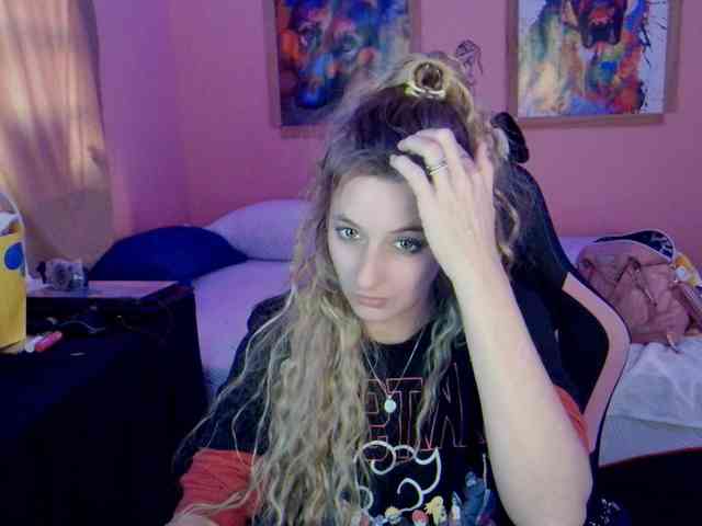 YourSecretGirlFriend963 webcam