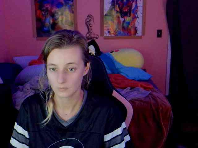 YourSecretGirlFriend963 webcam