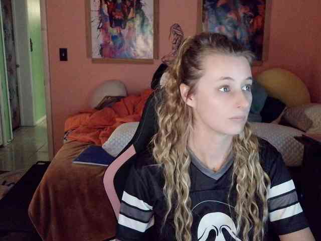 YourSecretGirlFriend963 webcam