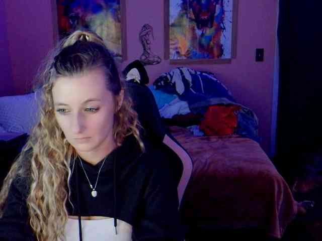 YourSecretGirlFriend963 webcam