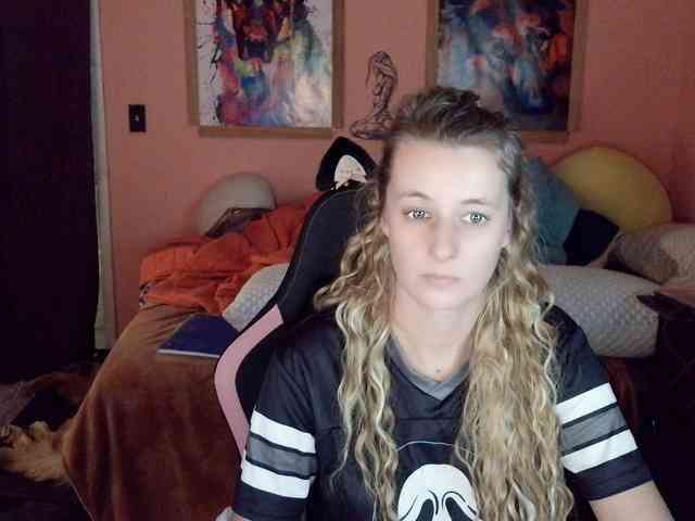 YourSecretGirlFriend963 webcam