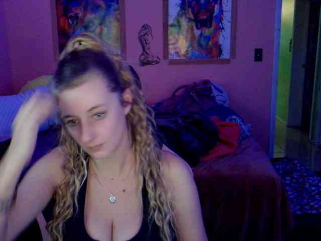 YourSecretGirlFriend963 webcam