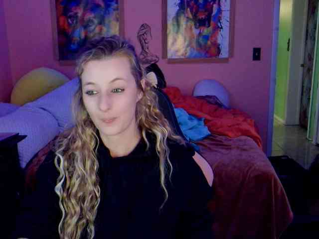 YourSecretGirlFriend963 webcam