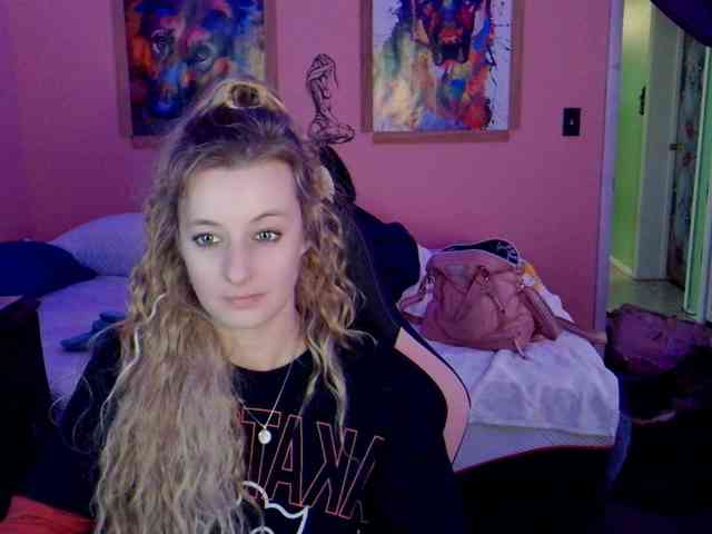 YourSecretGirlFriend963 webcam