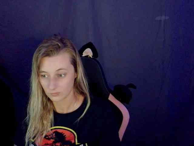 YourSecretGirlFriend963 webcam