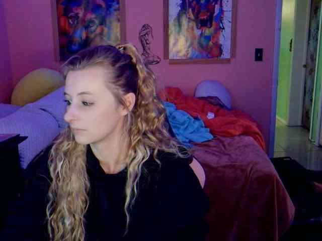 YourSecretGirlFriend963 webcam