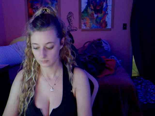 YourSecretGirlFriend963 webcam