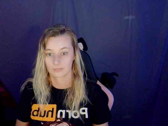 YourSecretGirlFriend963 webcam