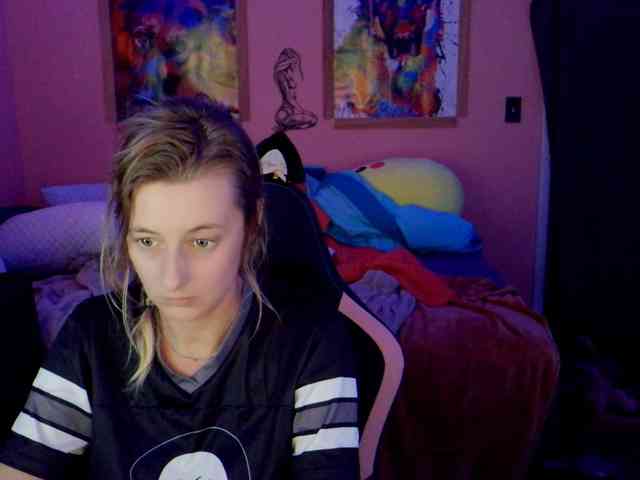 YourSecretGirlFriend963 webcam