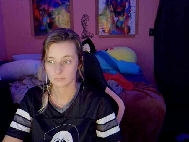 YourSecretGirlFriend963 webcam