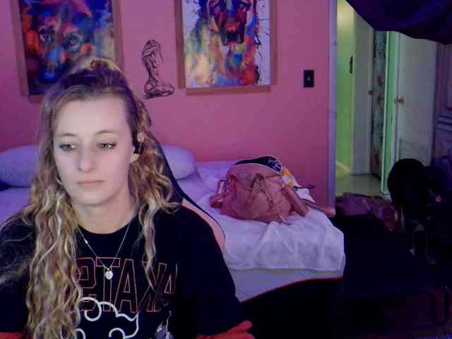 YourSecretGirlFriend963 webcam