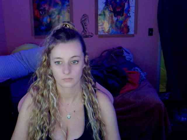 YourSecretGirlFriend963 webcam