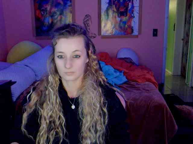 YourSecretGirlFriend963 webcam