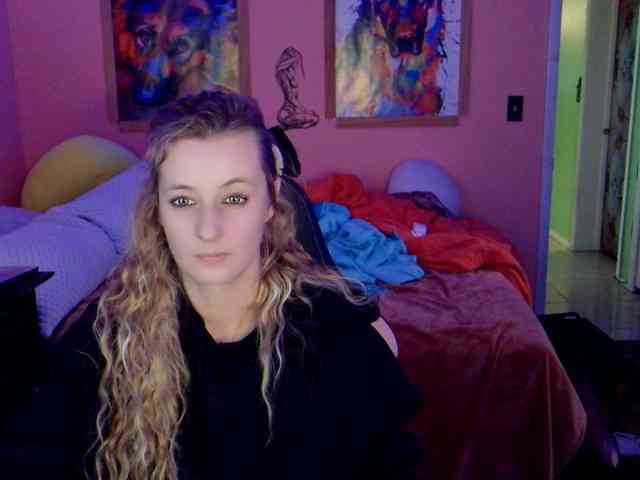 YourSecretGirlFriend963 webcam