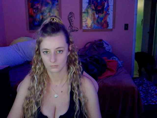 YourSecretGirlFriend963 webcam