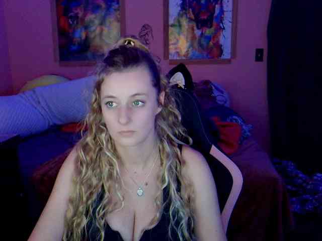 YourSecretGirlFriend963 webcam