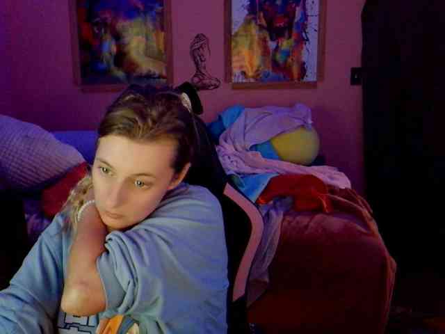 YourSecretGirlFriend963 webcam